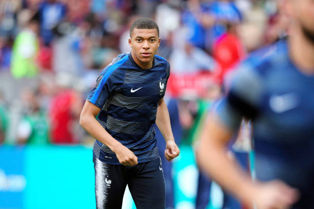 但他的表现 但他的表现