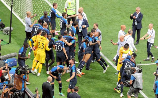 主持：巴乔你有什么遗憾吗巴乔泪崩：有的……我有过一个遗憾.