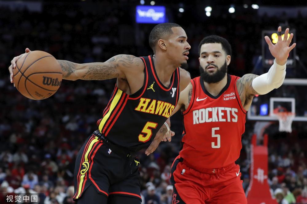 布朗正在逐 布朗正在逐