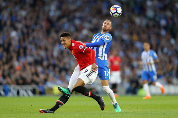 冠中保持不 冠中保持不